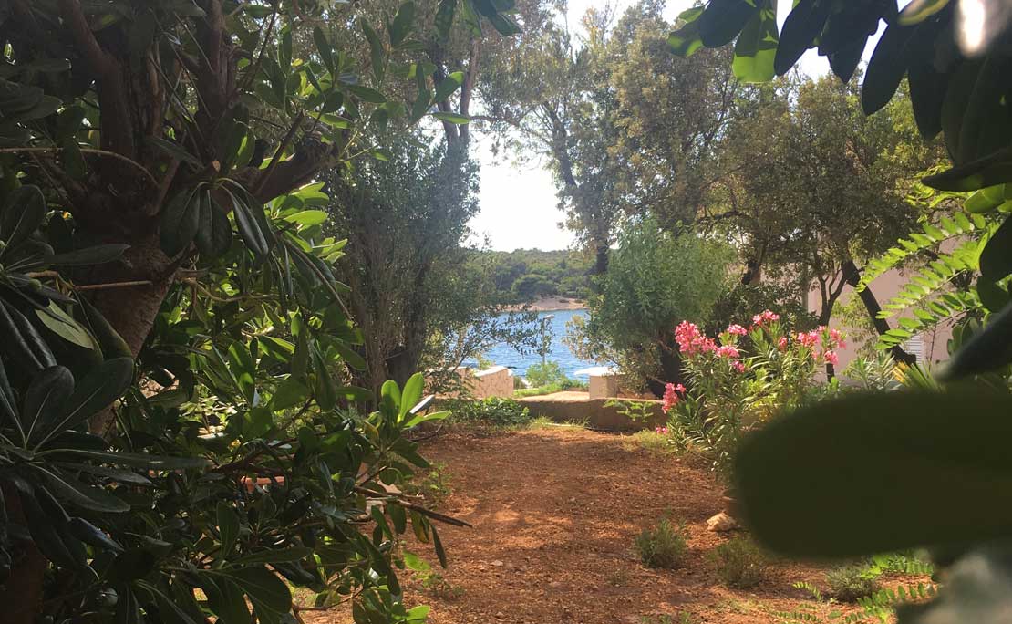 Near the sea, a 4 minutes walk from the beach.